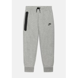 Nike Tech Fleece | Ropa Nike - JD Sports
